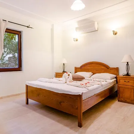 Sleeps 11 Pool Air Con Wifi Kalkan