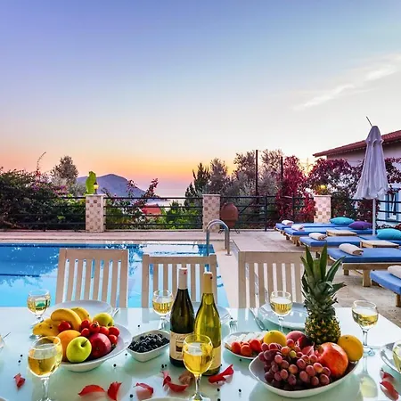Sleeps 11 Pool Air Con Wifi Kalkan