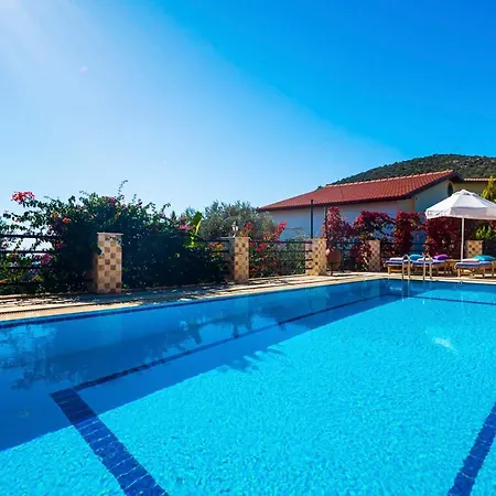 Villa Sleeps 11 Pool Air Con Wifi *